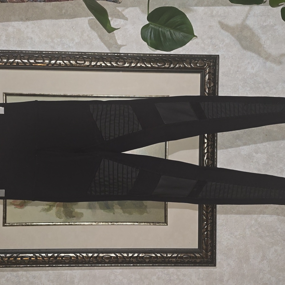 #199. ALO Yoga Black Leggings High Waisted Moto Gym Running Athleisure. - Picture 5 of 10